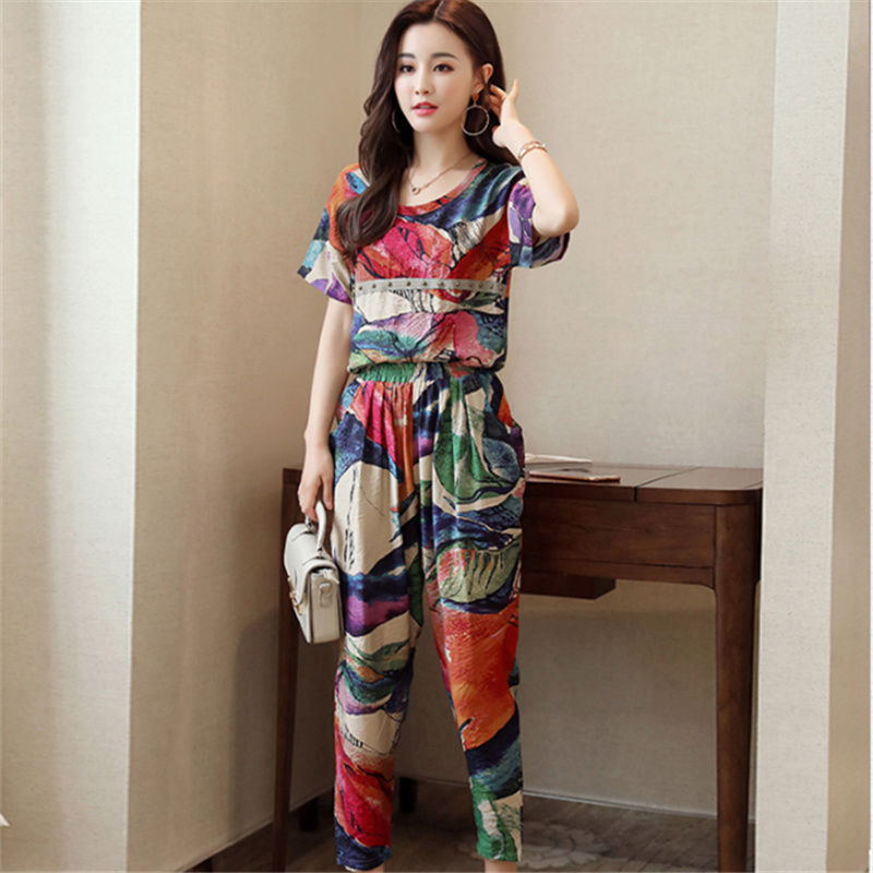 53岁婆婆穿这，新款套装，去跳广场舞，洋气显嫩，阿姨们都想买