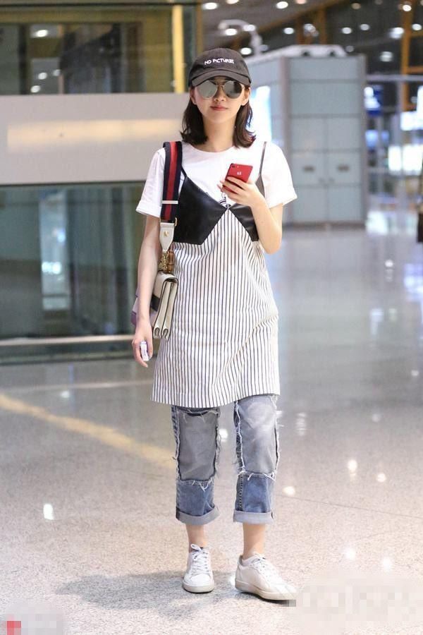 景甜飘了!胖的上衣拉链拉不上不说，短裤外面穿包臀裙几个意思?