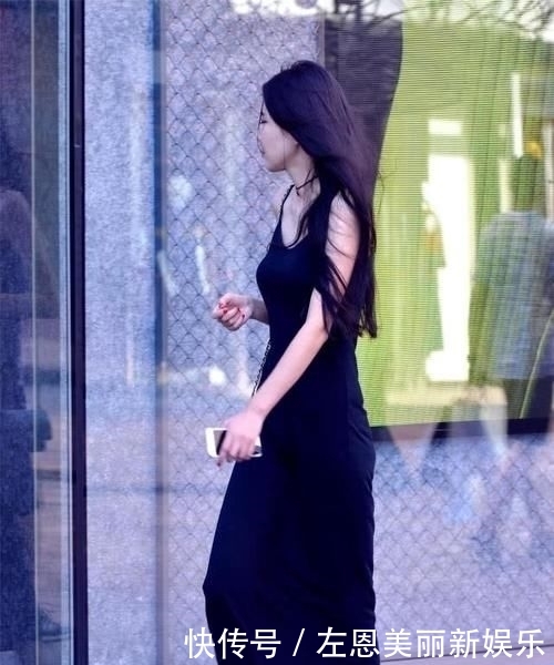  【展现】吊带连衣长裙，不用高跟鞋，依旧可以很好的展现姑娘的身材