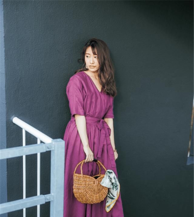 『衣裙』秋冬穿上超显瘦的毛衣裙,搭配这5款平底鞋可以时髦一整秋!