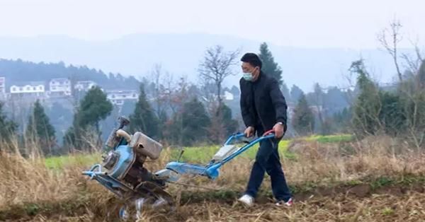  【答案】春耕农忙已到，如今农民能下地干活吗？答案已出，看完