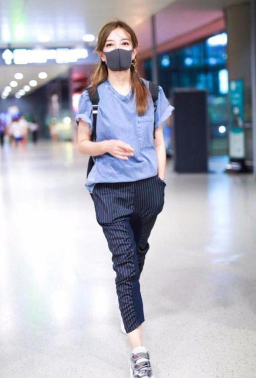 没有赵薇的身材就别穿条纹裤了，像马苏一样穿成买家秀就尴尬了！