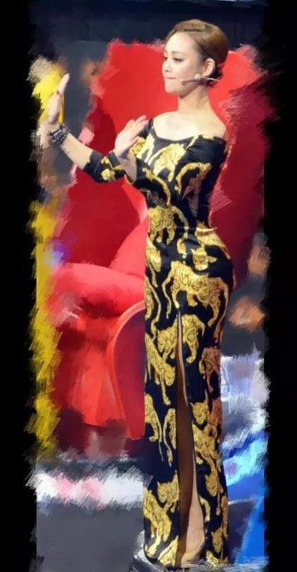 宁静霸气现身，御姐范十足，但豹纹高跟鞋却丑爆了！