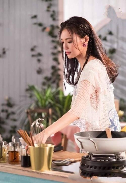 42岁舒淇全新造型现身,网友:仙女下凡了!