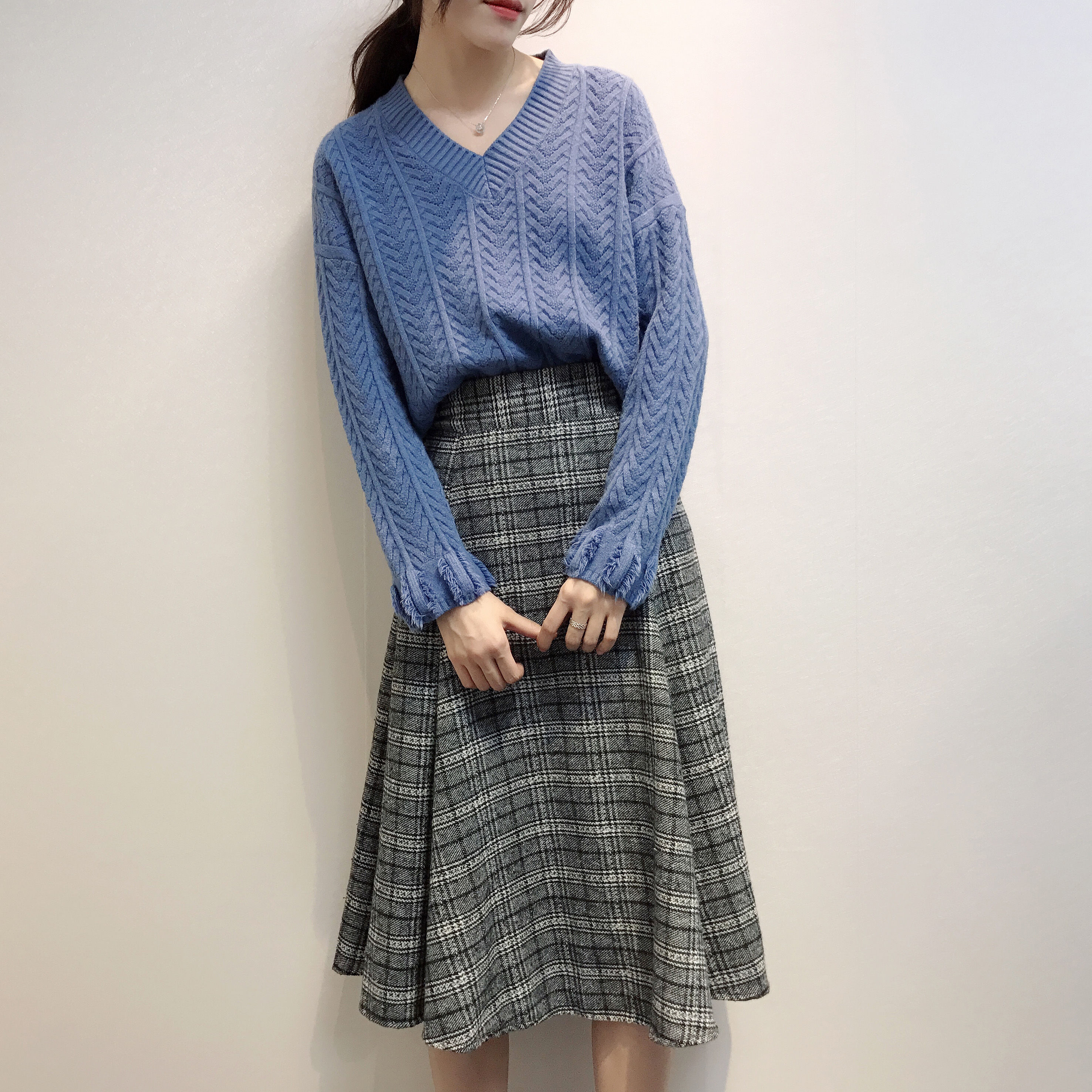 快丢掉老土的连衣裙吧，今年流行穿这样的小香风套装让你洋气到爆