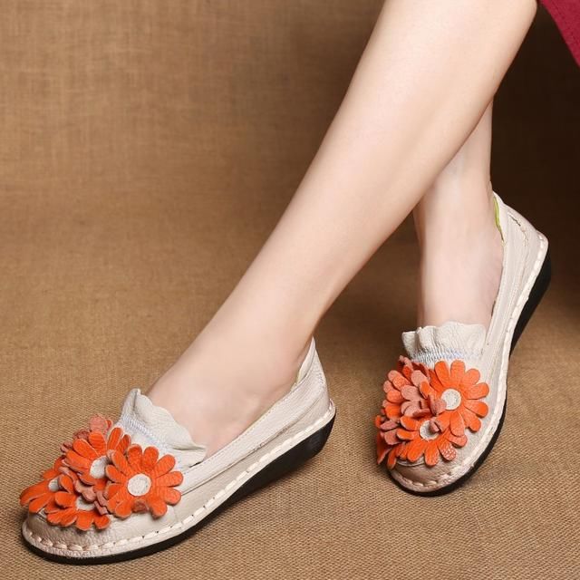 天凉别穿凉鞋啦，刚新上软底鞋，款款舒适又时髦，不累脚