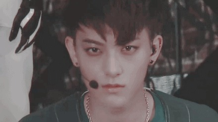 坤音四子“过敏脸”出道妆，这画风是致敬98年的王菲吗？