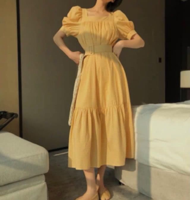『少女』“淡黄的长裙”你有吗?早春必备款,少女感穿搭不能少