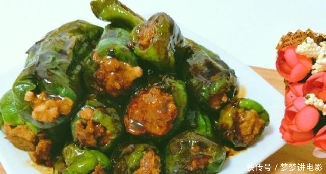 『辣椒』包饺子剩下的肉馅这么做,鲜香下饭超好吃,一上桌就抢光,不够吃!