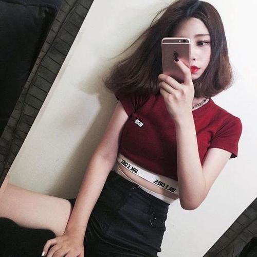 【搭配一双】女生酷起来，可以甩男生十条街，快来学习帅气女孩的穿搭