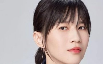 曝papi酱素颜孕肚照