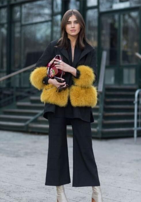  搭配裙子■小个子放弃马丁靴吧，现在流行这3款显高的“靴子”，保暖还时髦