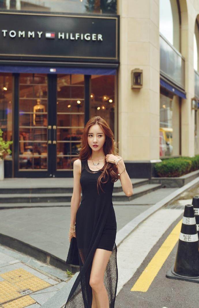 黑色紧身包臀连衣裙, 展示性感好身材, 时尚又潮流!