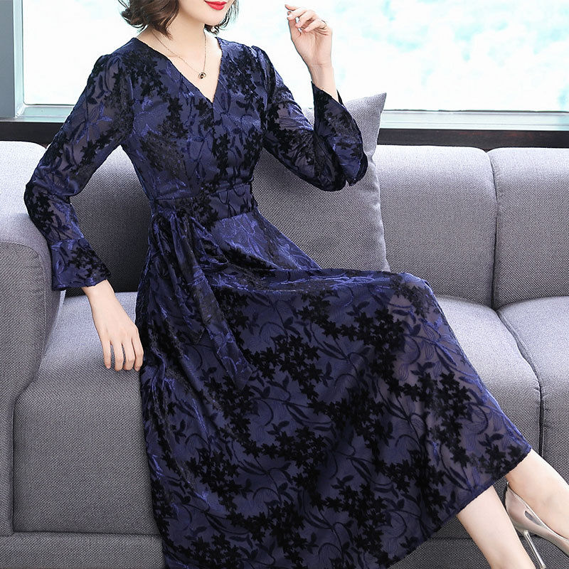 这酒红裙找了3天3夜，太好看了!款款精致，妈妈穿上减龄像30