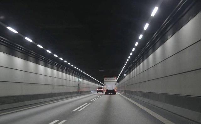 海底隧道的建设那么困难，如果遇到地震怎么办？看看专家怎么说