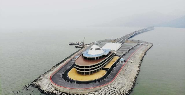 海底隧道的建设那么困难，如果遇到地震怎么办？看看专家怎么说