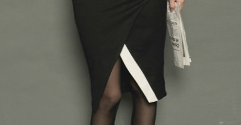 女人尽量不要大衣配丝袜，瞧瞧下面女人这样穿，尽显迷人身材