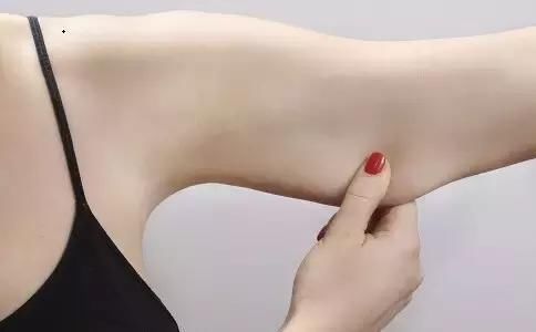 几个动作每天甩100次，脊椎肩部酸疼、手臂拜拜肉通通甩走!