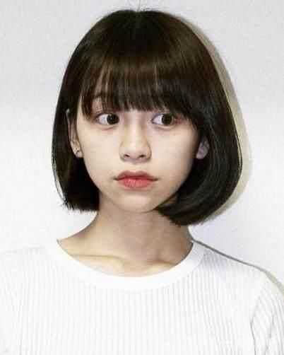 短发这样剪瘦脸时髦还减龄，最瘦脸的4款短发，堪比微整形!