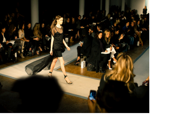 模特走秀为什么都不穿内衣?原来真相是这样的，涨见识了!