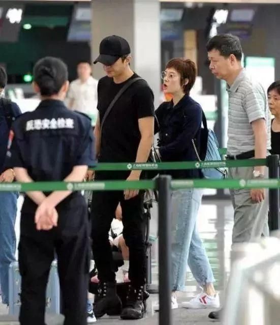 赵丽颖“停工”内幕?彭于晏回应“换座位”事件?巩俐食言?