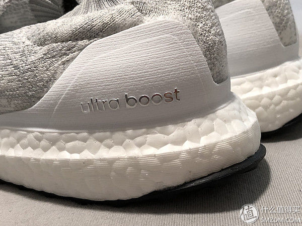 几款热门boost跑鞋展示