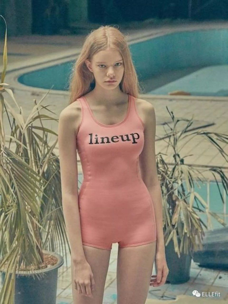 显胸大、遮腿粗、藏小肚子，转发这件泳衣能让你C位出道