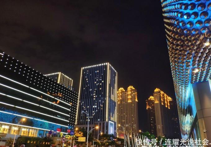 中国最长的步行街:斥资500亿打造,全长1500米极度繁华