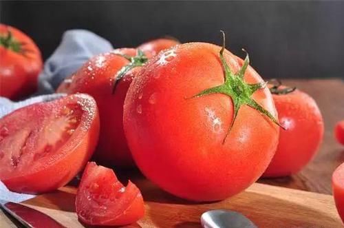  『食物』女性爱美不妨坚持吃3种食物，补血益气，美白淡斑，肌肤细腻光滑