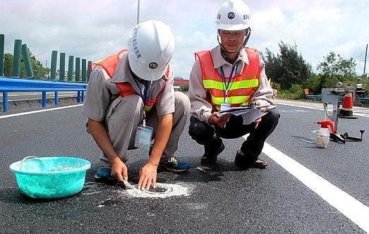 专家:建议取消高速过路费，但要增加一项费用，车主:我怒了!