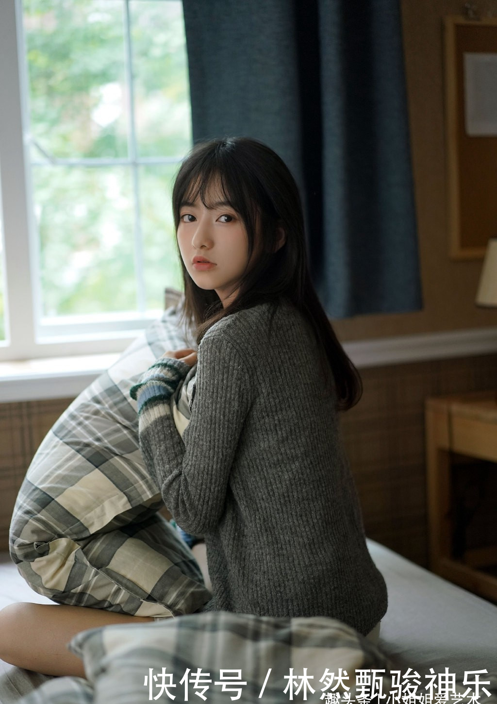 『写真』清纯少女,白皙大长腿,可爱俏皮私房写真