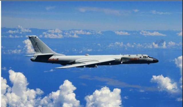 换新装!中国最新轰-6K战机全部换装,配备D-30