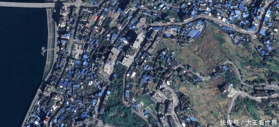 『卫星』卫星上看重庆彭水老县城规模太小,在靛水建设了新县城