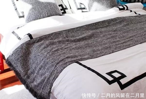 为什么酒店床上总会放一块布?到底有什么用?酒店经理告诉你答案
