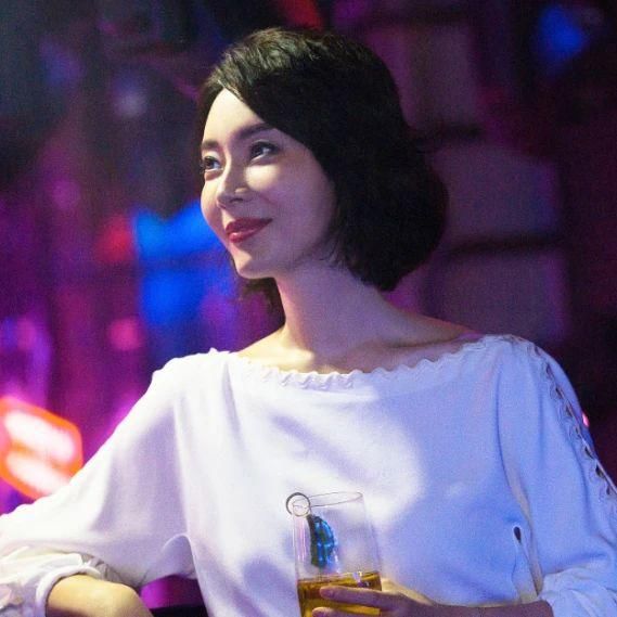 女强人■这个女人也太会涂口红了，陈数新剧看得我好上头
