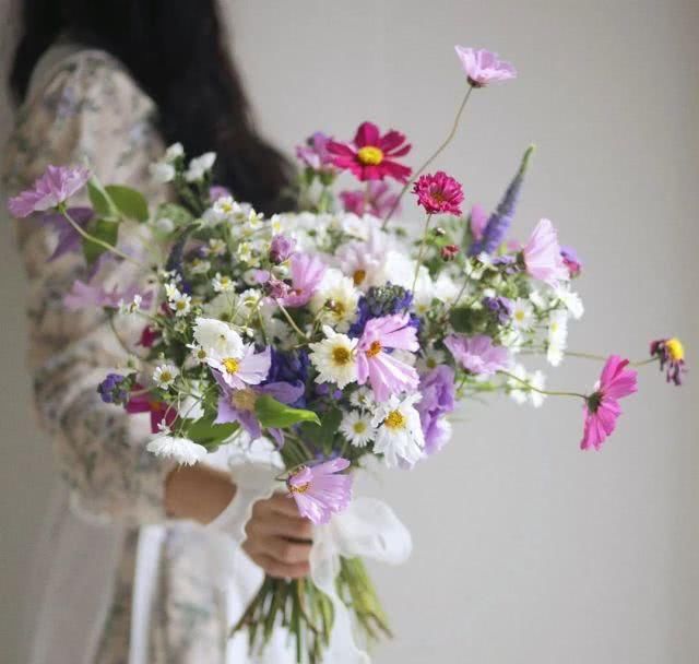  #洗脑#爱上了！和春风一起抵达的香芋紫，比淡黄的长裙还洗脑