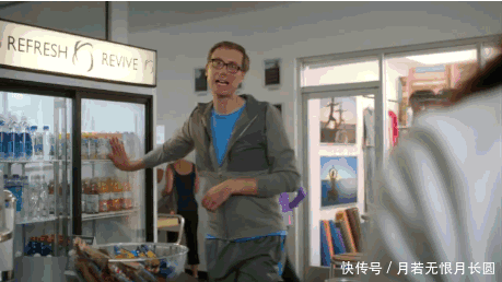 搞笑GIF:看,这是我女朋友,可爱吧