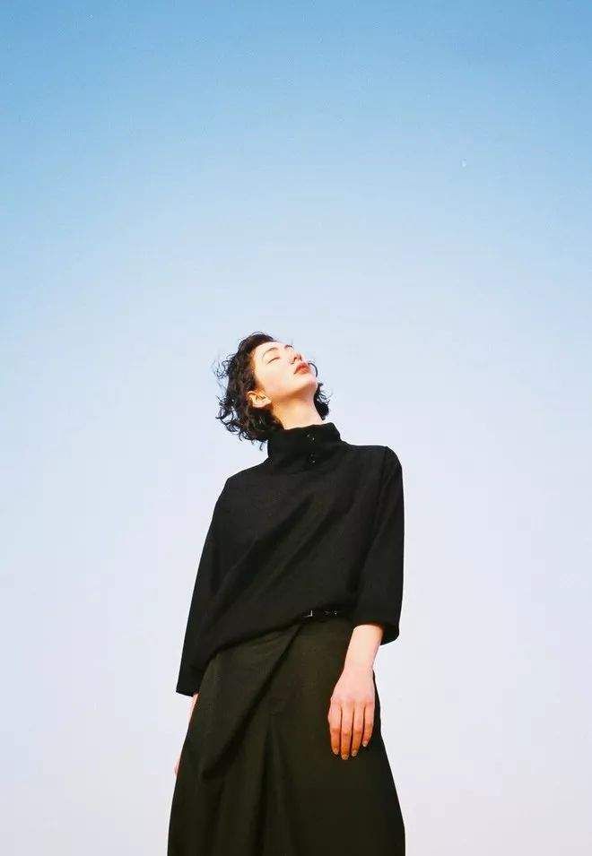 今秋头发越“短”越时髦，剪了的人都美翻了!