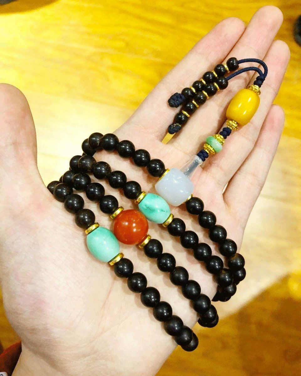 30岁的助理说，和17岁的四字弟弟谈恋爱，绝对不是姐弟恋