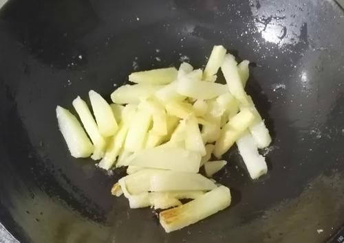  【做法】干煸孜然土豆条，好吃有诀窍，分分钟学会，口感酥香，美味又下饭