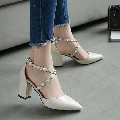 每个女生18岁都要有一双高跟鞋，老妈送的高跟鞋，眼光太好啦