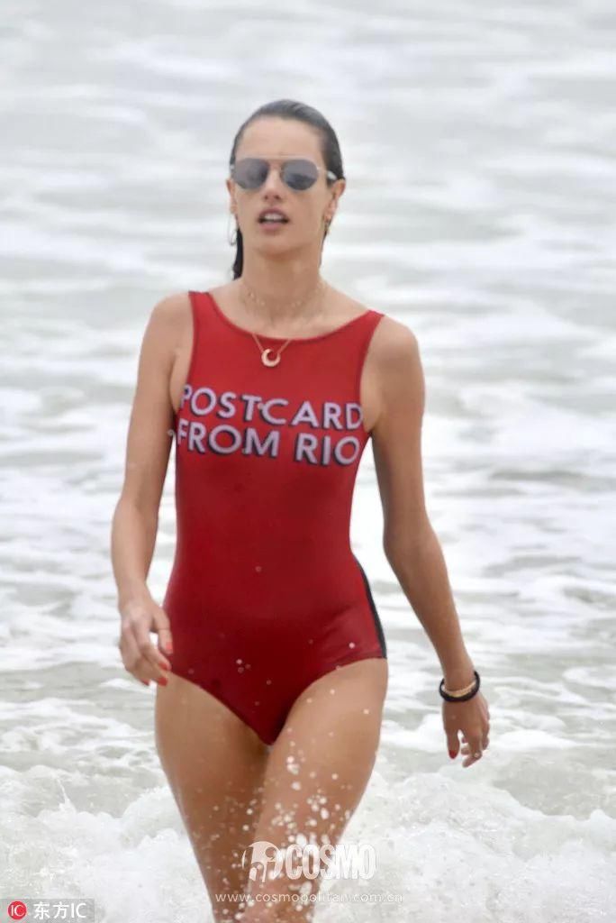 时髦办 | 虽然我胸小，但我穿泳衣好看啊!