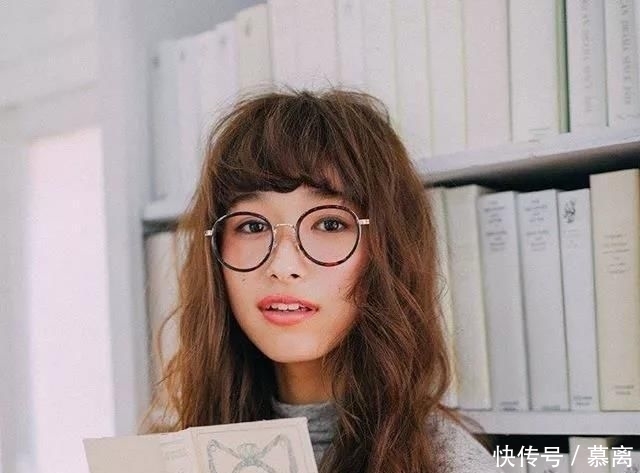  『时髦』别留黑长直了，试试超全的“日系”长发，时髦减龄显脸小