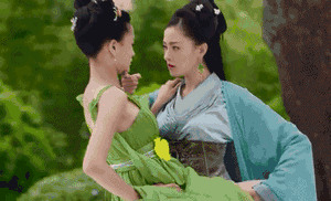 太子妃张天爱带着新发色杀回来了?