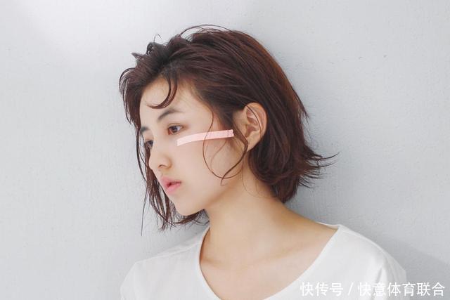  清纯：中日韩女星都在剪“娃娃头”，既仙气又清纯，少女感十足！