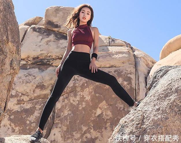 时尚漂亮的打底裤美女，身材凹凸紧致，秀出苗条小蛮腰！