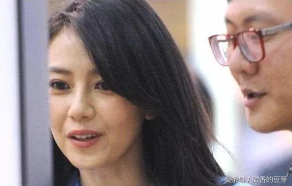 看了路人镜头下的高圆圆，再看看袁泉，终于理解夏雨当初的选择了