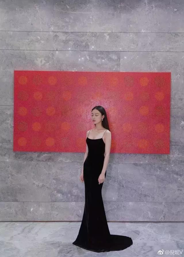 有人惊艳、有人油光满面，这两场时尚活动，精修未修对比明显！