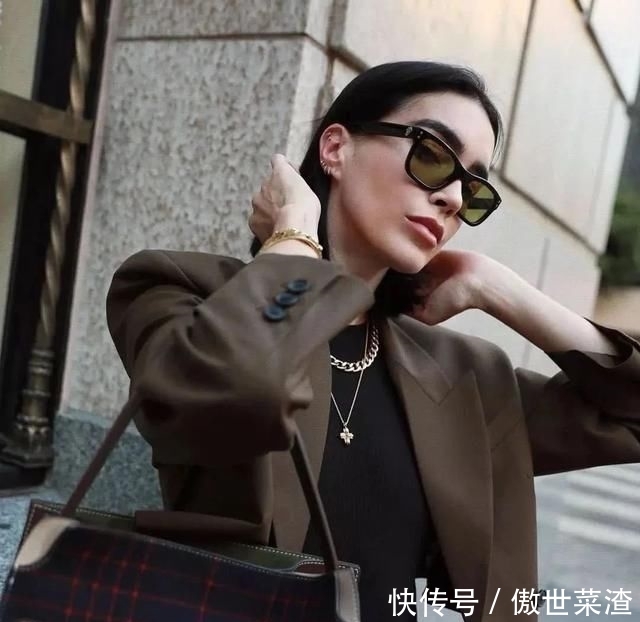 「细显」“穿大不穿小”out!现在流行这么穿,显腰细显腿长!