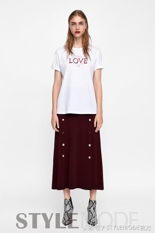 字母Tee这样搭，才时髦爆棚！